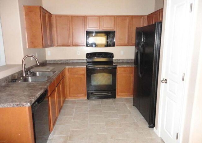 Foto del edificio - 3 BEDROOM HOME IN POWER RANCH
