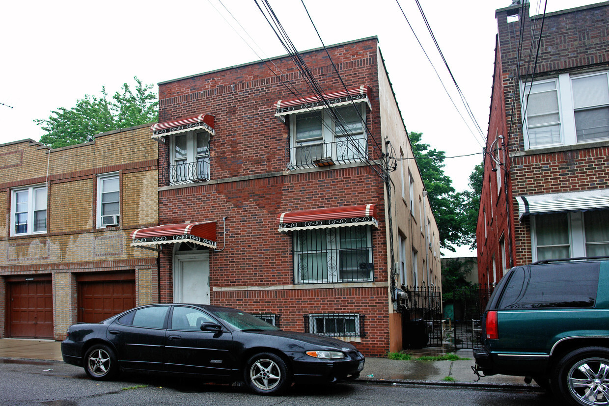 Building Photo - 739 E 213th St
