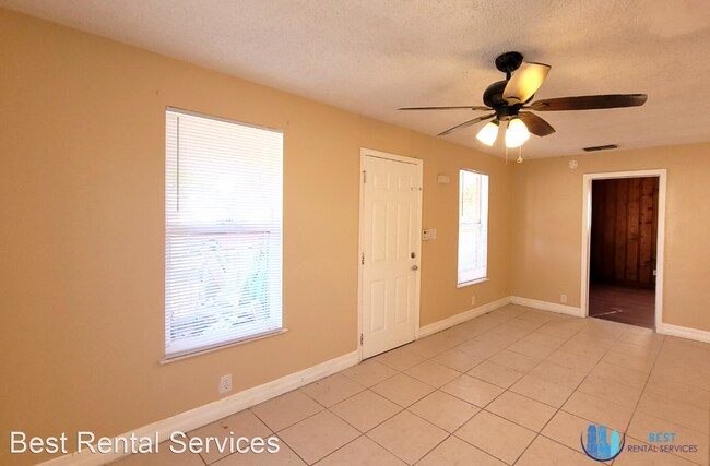 Building Photo - 3 br, 2 bath House - 1635 E Fern Rd