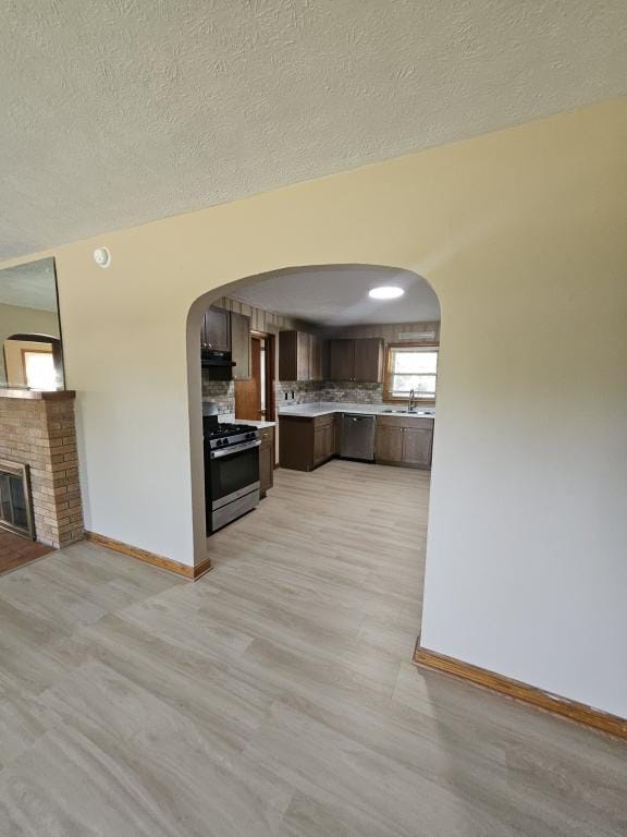 Building Photo - 212 Maevi Dr