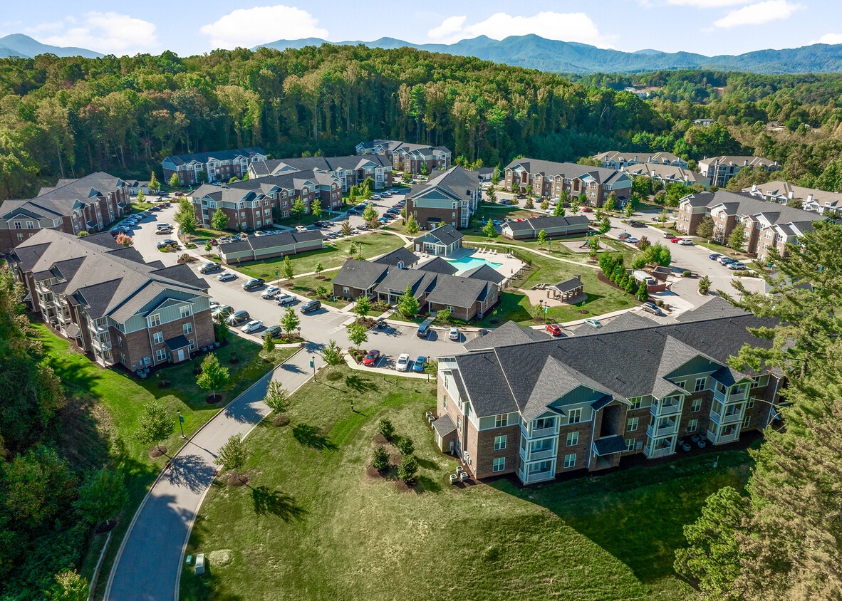 Primary Photo - Haven at Enka Lake