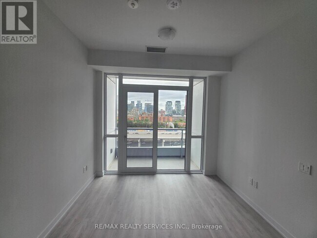 Building Photo - 15 Richardson St