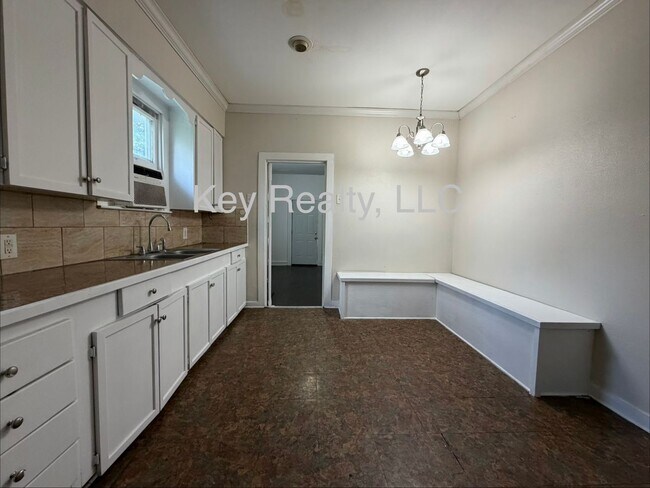 Building Photo - ****100 Hill Street - Pineville