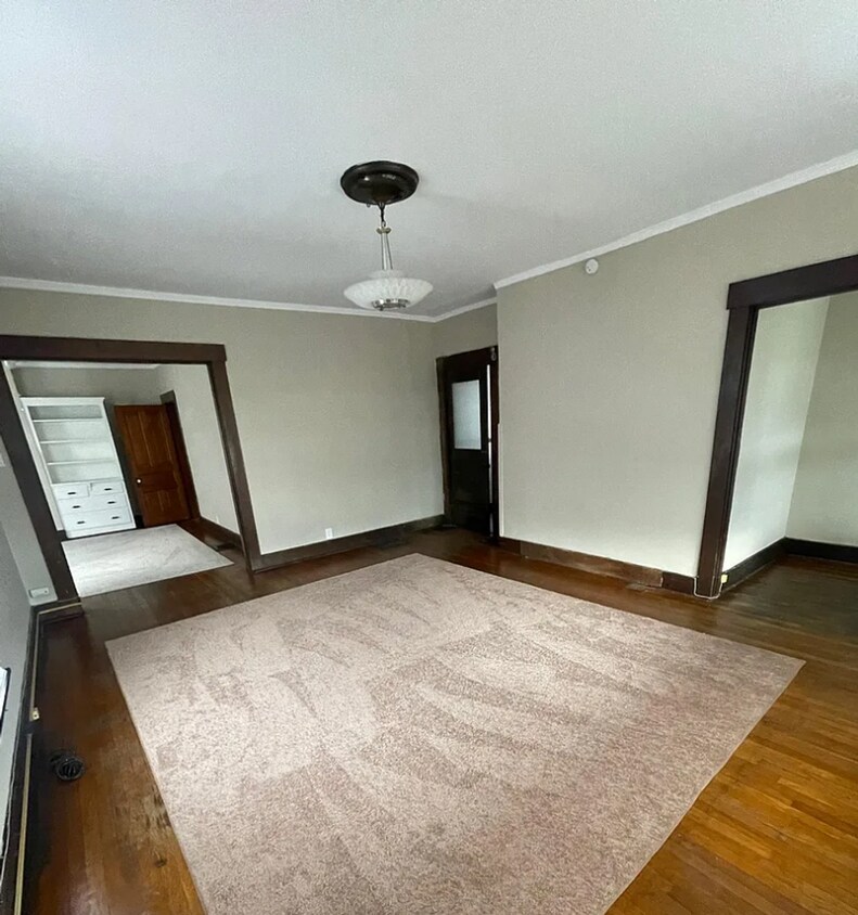 Foto principal - 204 S 14th St