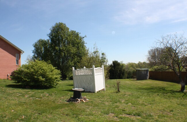 Side Front Yard - 1835 River Rd
