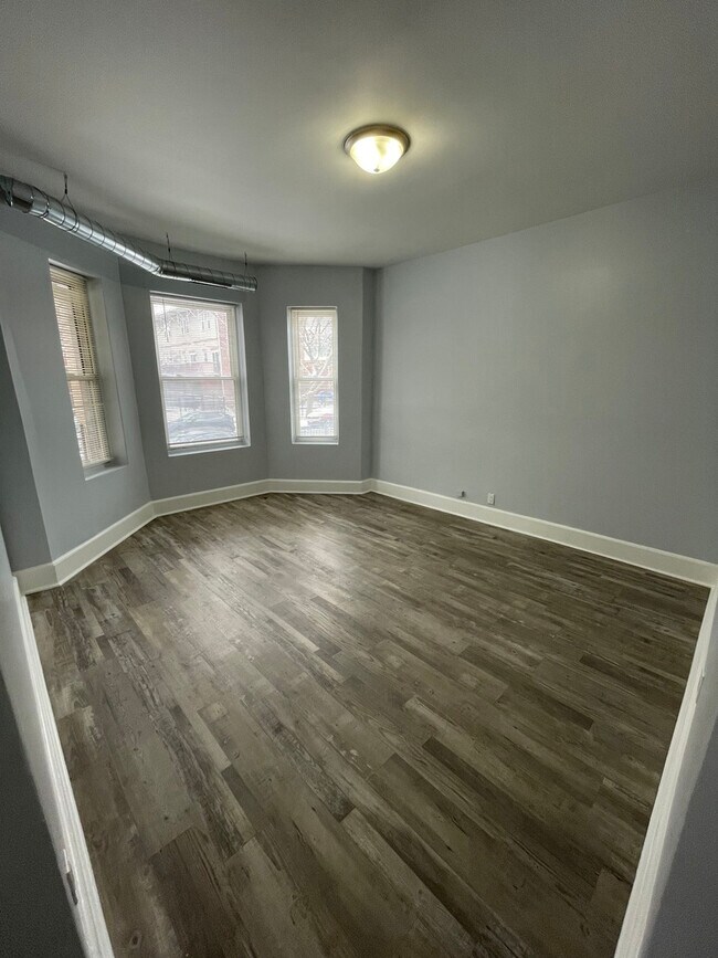 Foto del edificio - 4431 N Racine Ave