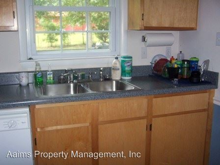 Building Photo - 3303 Red Fox Rd
