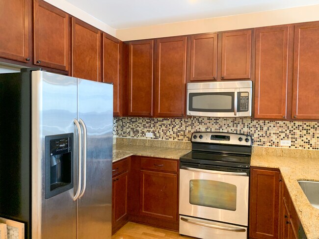 Kitchen - 100 E 14th St