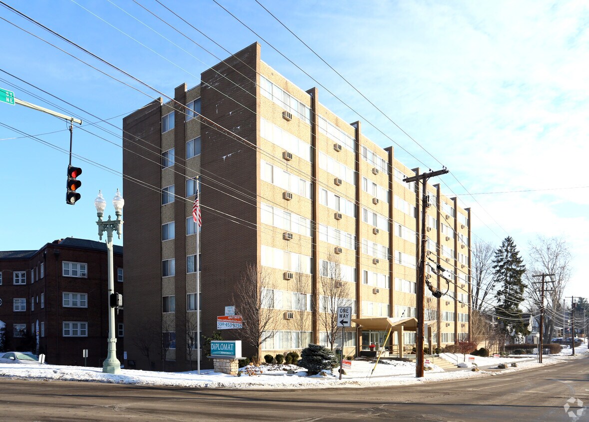Foto del edificio - Diplomat Apartments