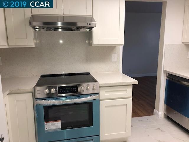 Foto del edificio - 118 Summerwood Pl