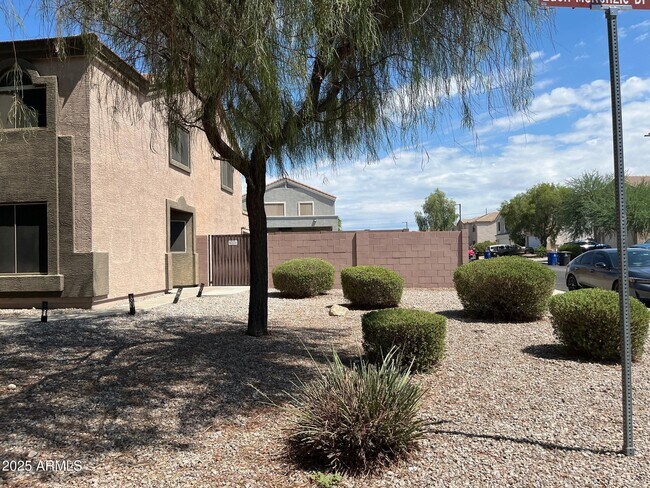 Foto del edificio - 11436 W Eden McKenzie Dr