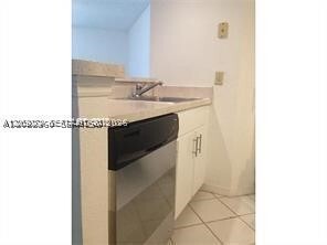 Foto del edificio - 3380 Pinewalk Dr N