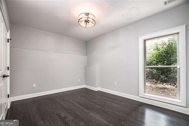 Foto del edificio - 338 7th St NE