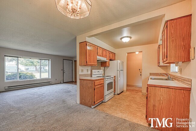 Foto del edificio - Classically Cute 2 Bed 1 Bath Duplex in Washougal