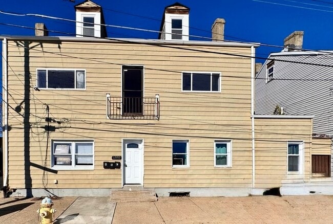 Photo - 1332 Goettmann St Apartment