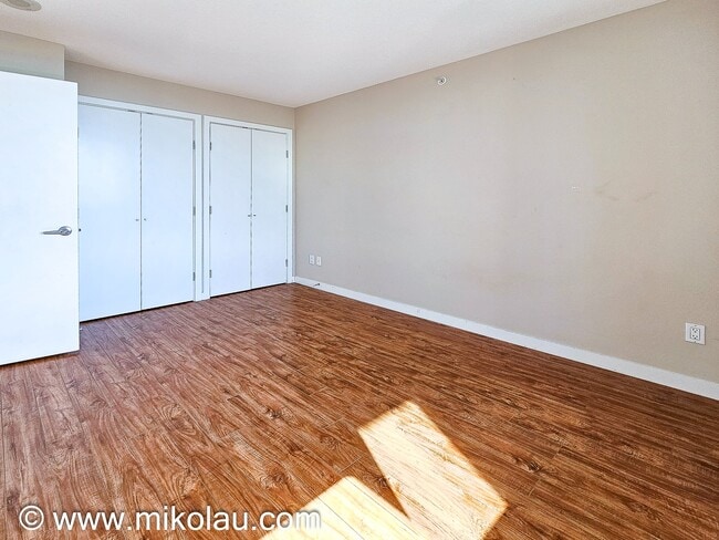 Building Photo - 7088-7088 Salisbury Ave