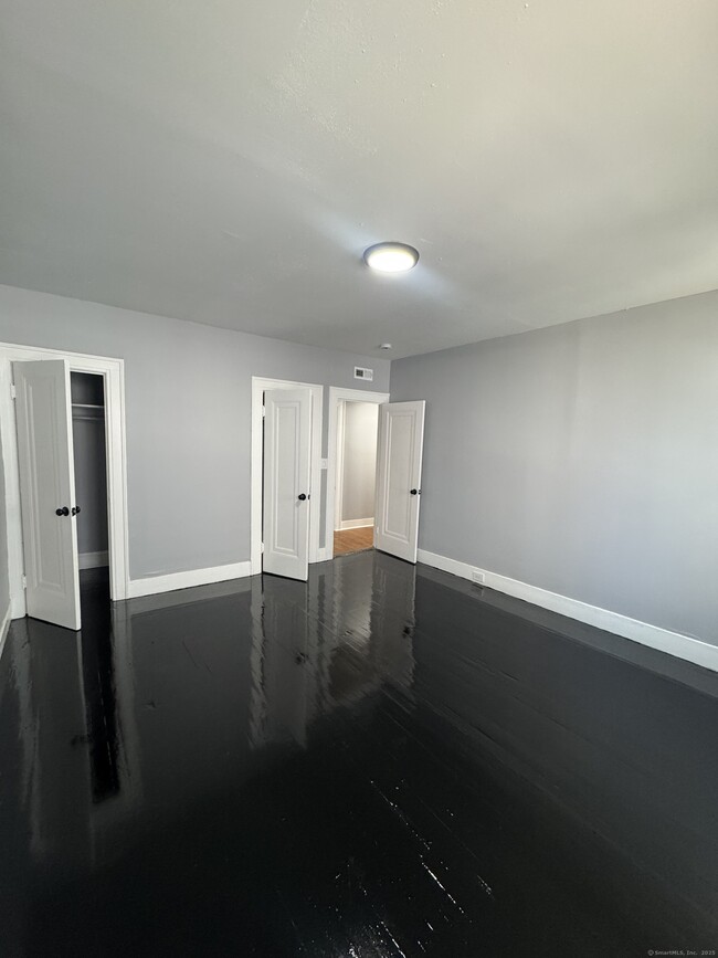 Building Photo - 174 Goffe Terrace