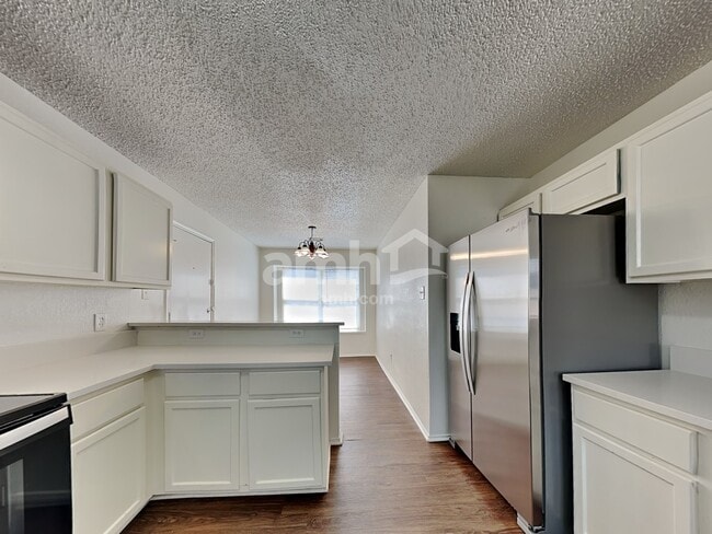 Foto del edificio - 607 Ashcrest Ct