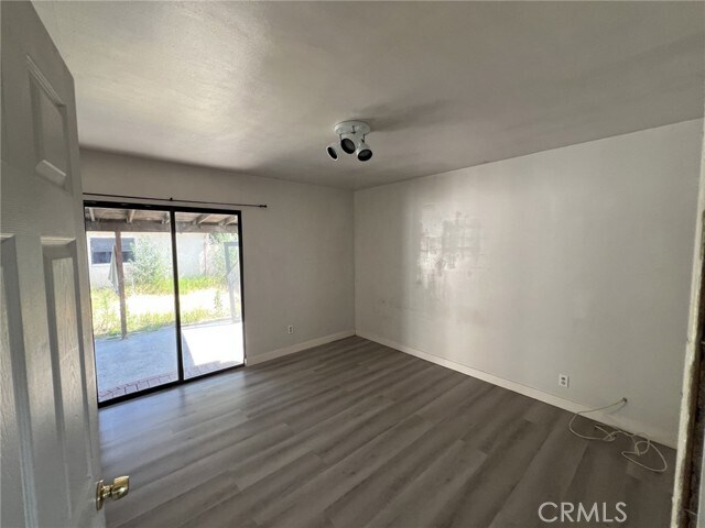 Foto del edificio - 17946 Merrill Ave