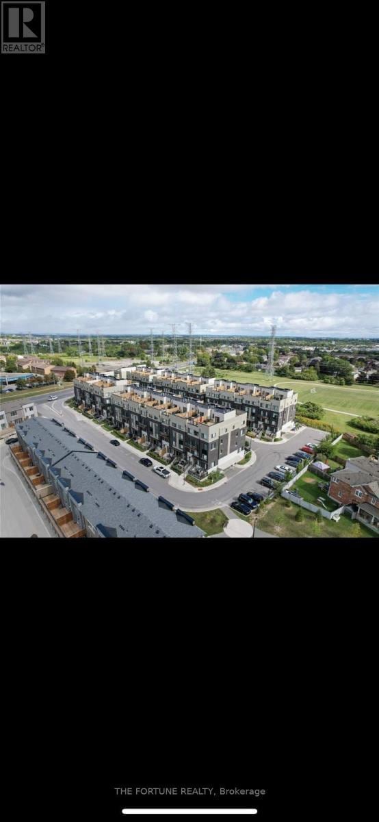 Building Photo - 1555 Kingston Rd