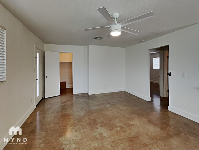 Building Photo - 4830 E Willetta St