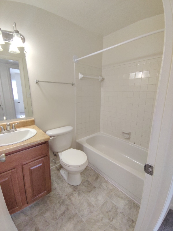 Foto del edificio - 600 Reusens Rd