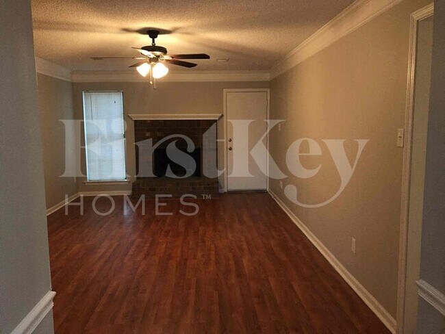 Foto del edificio - 6418 South Fawn Hollow Circle