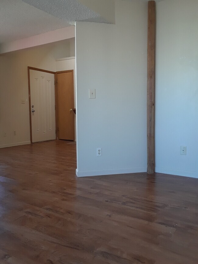 Building Photo - 17054 E Tennessee Dr