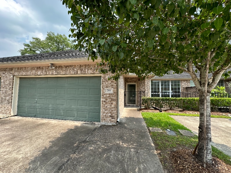719 Cedarwood Dr, Friendswood, TX 77546 House Rental in Friendswood