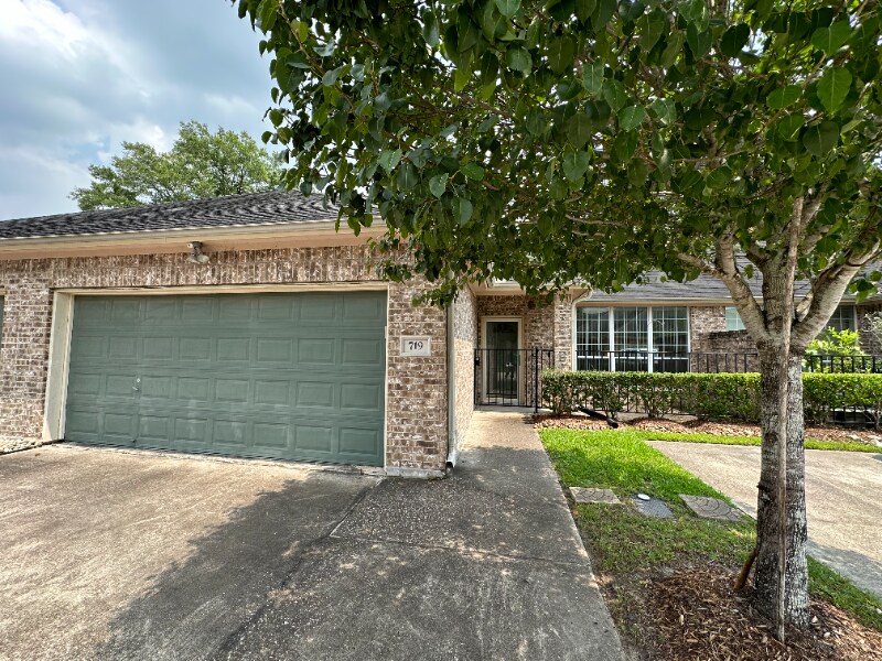 719 Cedarwood Dr, Friendswood, TX 77546 House Rental in Friendswood