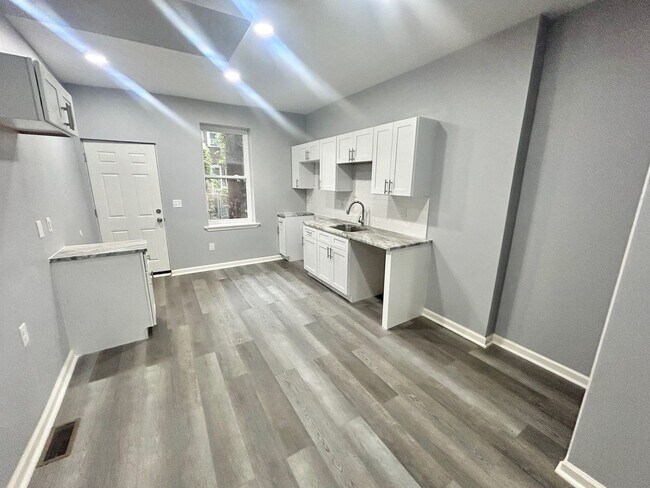 Foto del edificio - Anika Homes 3 Bedroom