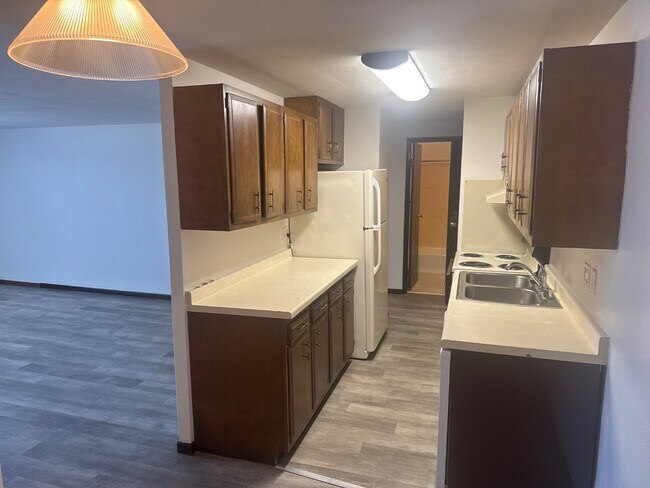 Building Photo - 5858 Anthony Pl