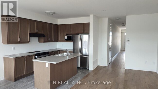 Building Photo - 199 Port Cres