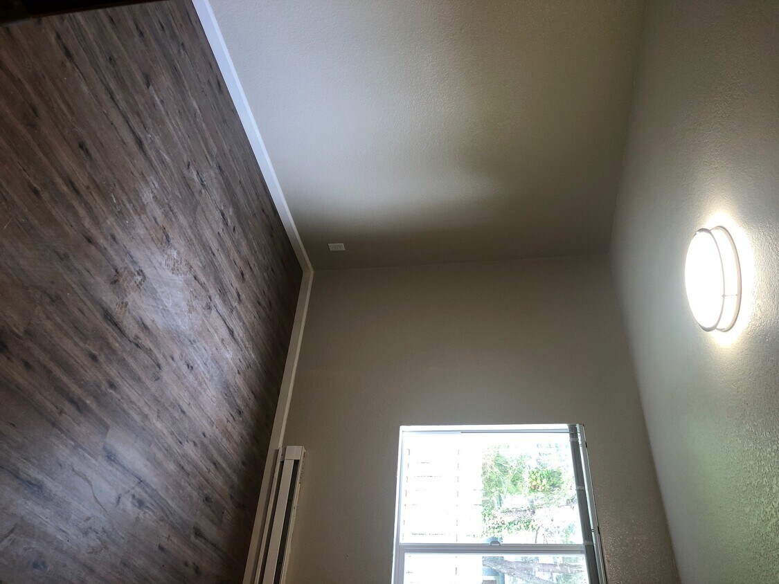 Building Photo - 129 Whaleview Ct
