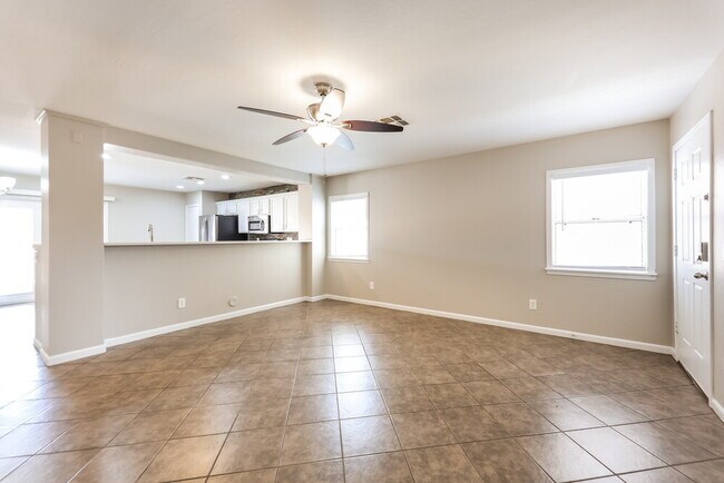 Foto del edificio - 12552 W Charter Oak Rd