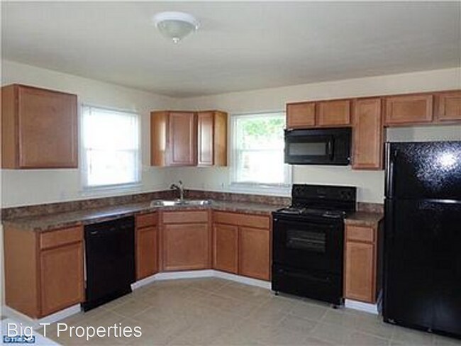 Building Photo - 3 br, 1 bath House - 200 Fenwick Ave