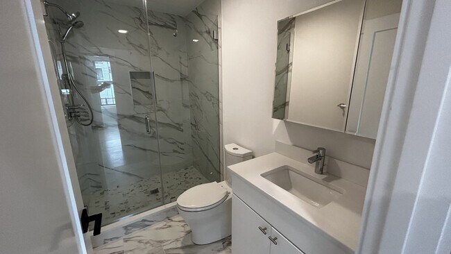 Foto del edificio - 283 Lamartine St