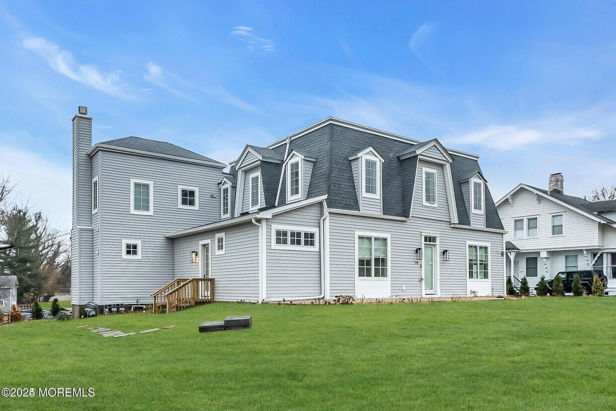 Foto principal - 1039 Norwood Ave