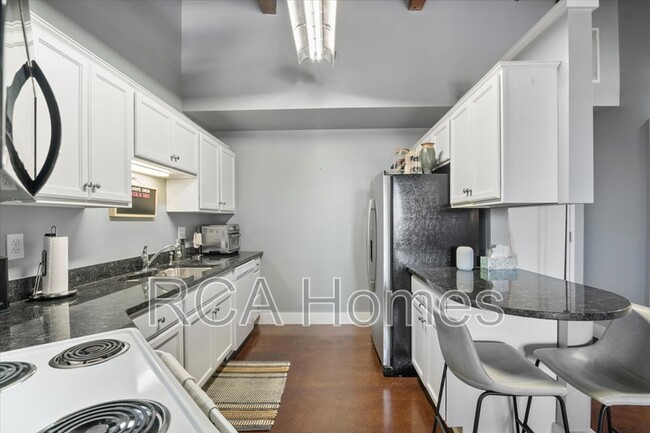 Building Photo - 55 S Harding St