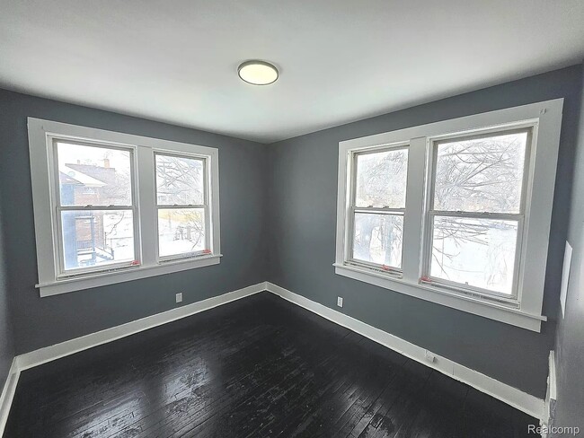 Building Photo - 2676 Sturtevant St