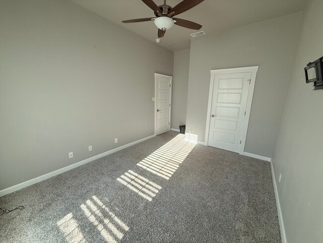 Foto del edificio - 2502 Meadow Lark Dr