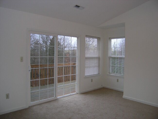 Building Photo - 29 Wagon Wheel Rd
