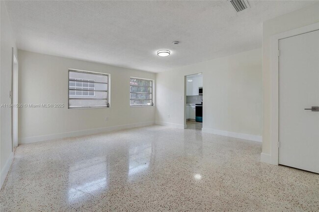 Foto del edificio - 3334 SW 24th St