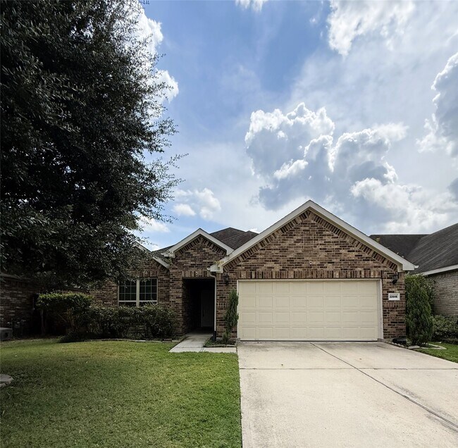 Building Photo - 22646 Triangle Ridge Dr