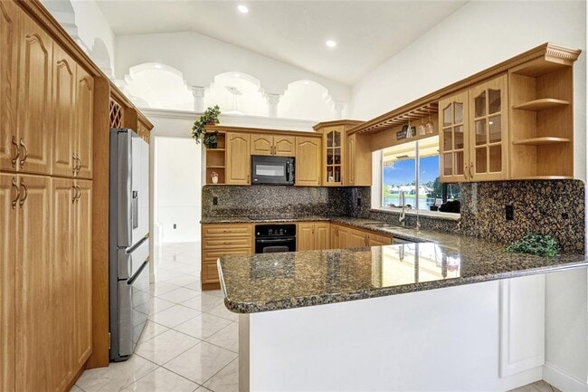 Foto del edificio - 5421 Hawkes Bluff Ave