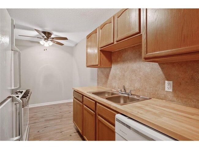 Building Photo - 5315 Minnehaha Ave