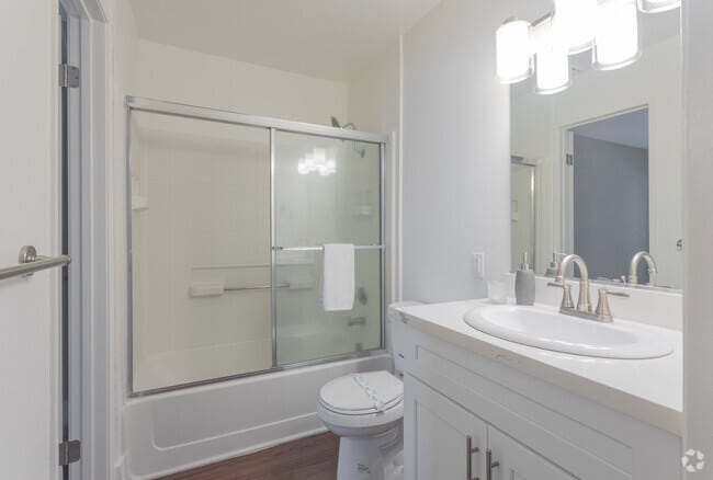 1x1 - Park Regency Apartments