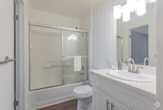 1x1 - Park Regency Apartments