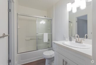 1x1 - Park Regency Apartments