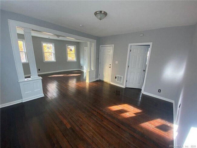 Building Photo - 210 Lenox Ave